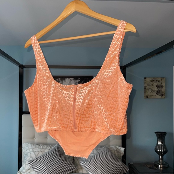 NEW NWT SKIMS Peach Velvet Corset Top Velour NWT Kim Kardashian Repeat Logo 3X - Picture 8 of 8